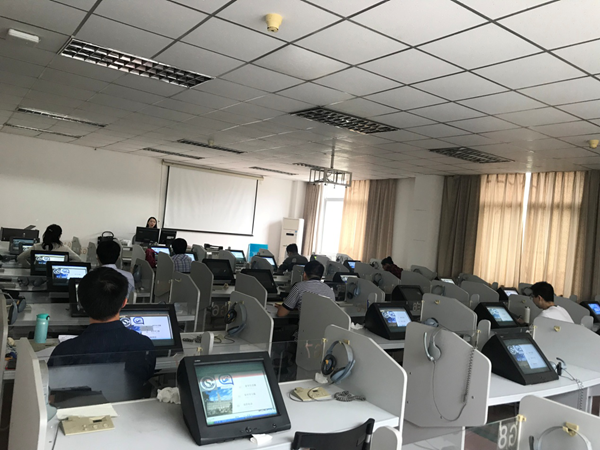 9 吴雅琦老师为WilliamHill中文官方网站（武汉）公派出国教师开展国别培训_副本.png